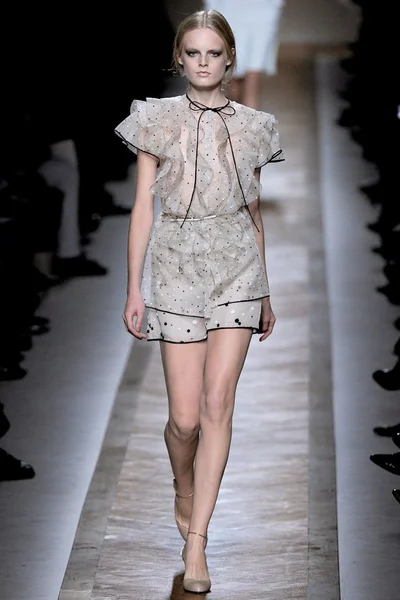 Look 4